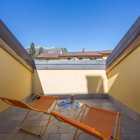 Sleeps 7 Pool Air Con Holiday home