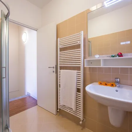 Holiday home Sleeps 7 Pool Air Con